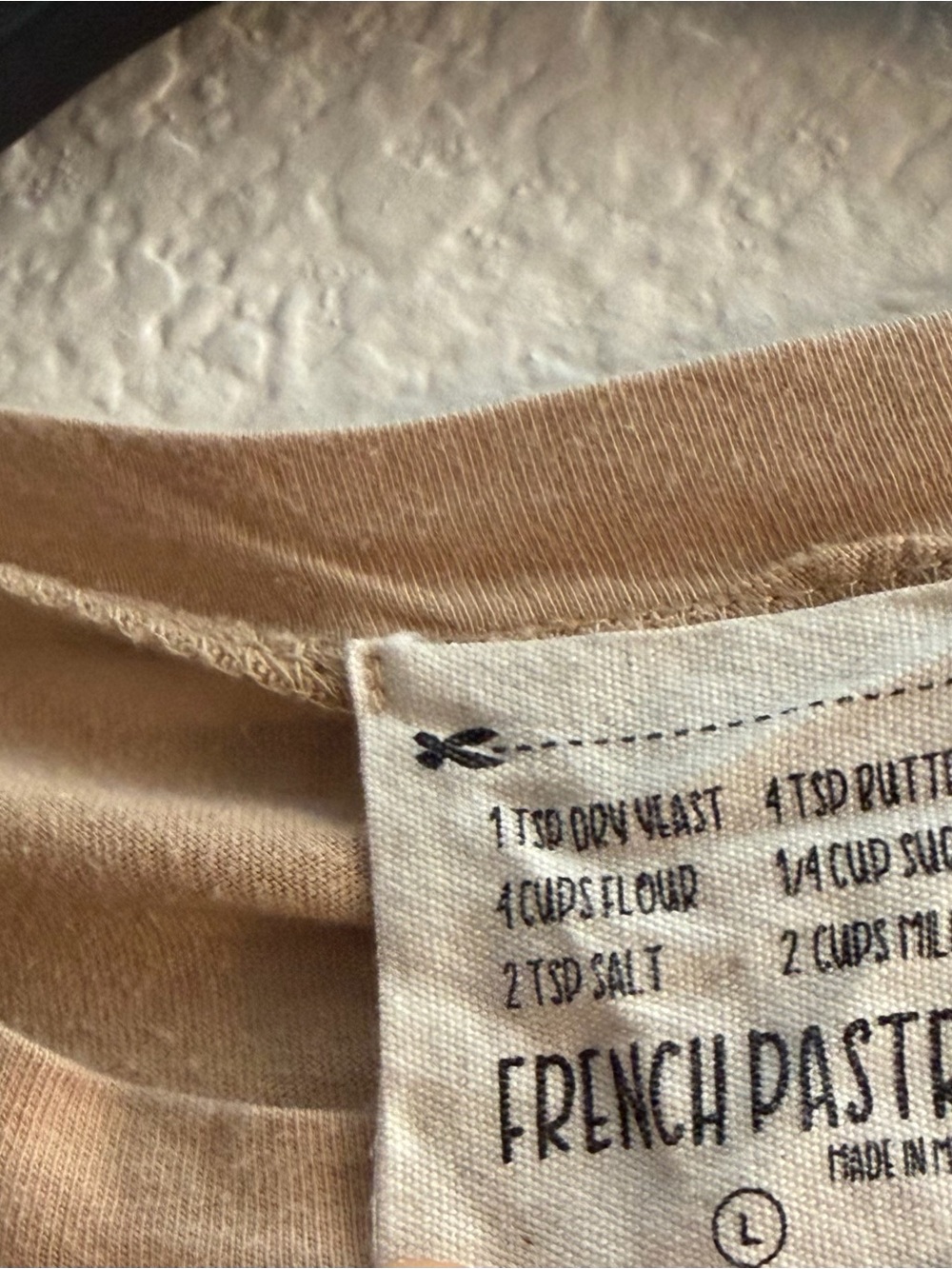 French Pastry Large Tan Teddy Bear Graphic Cropped T-Shirt "Smile Everyday" - Picture 4 of 7